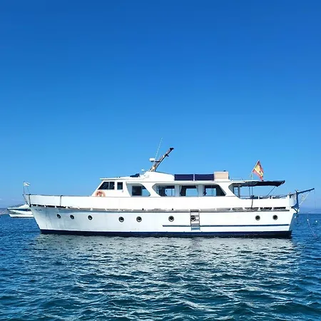 Botel Don Maximo Vigo