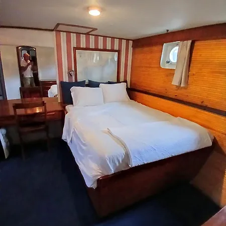 Don Maximo Yacht ヴィーゴ