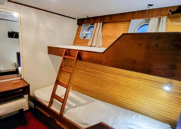 Don Maximo Yacht ספינת מלון ויגו