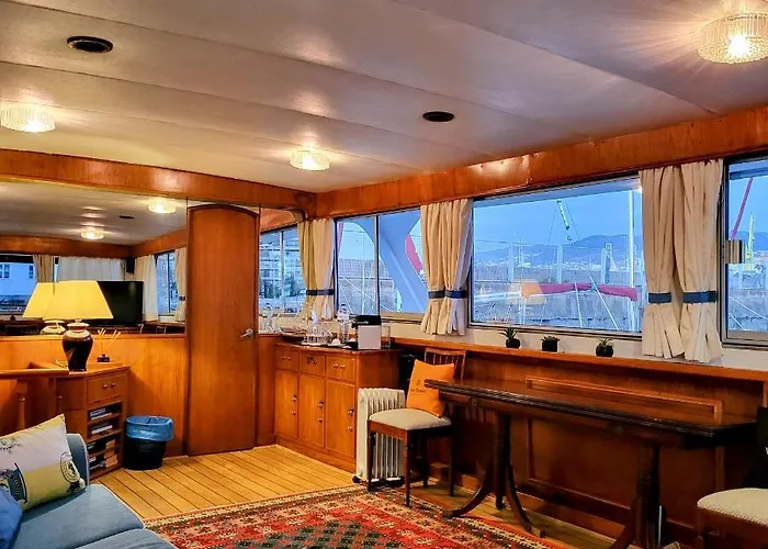 ספינת מלון Don Maximo Yacht *