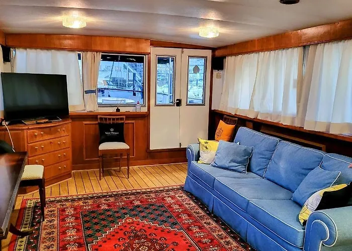 Don Maximo Yacht ספינת מלון *