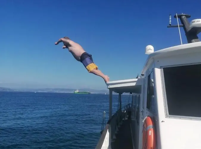 Don Maximo Yacht ספינת מלון ויגו