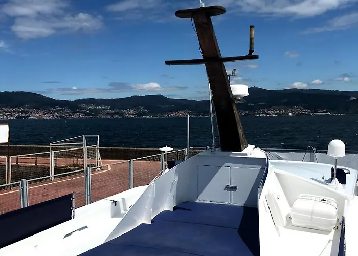 Don Maximo Yacht ספינת מלון ויגו