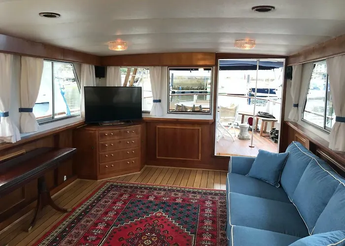 ספינת מלון Don Maximo Yacht